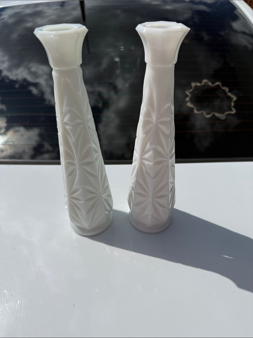 Pair of White Milk Glass Bud Vases with Starburst Pattern